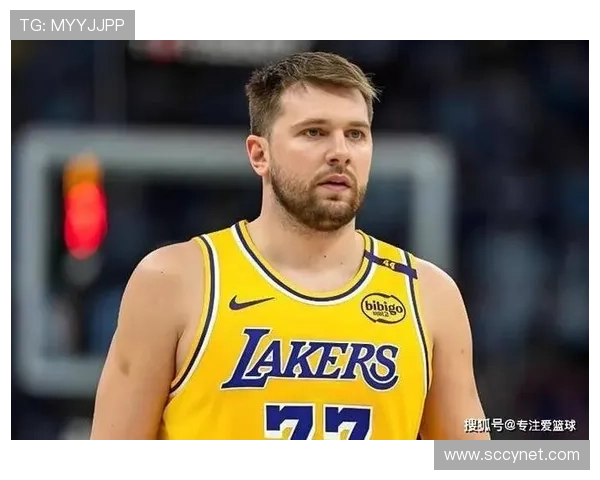 东契奇赛前调皮互动:挑衅防守者高弧度三分轻松空心入网